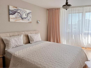 Charming,lovely and central with park view